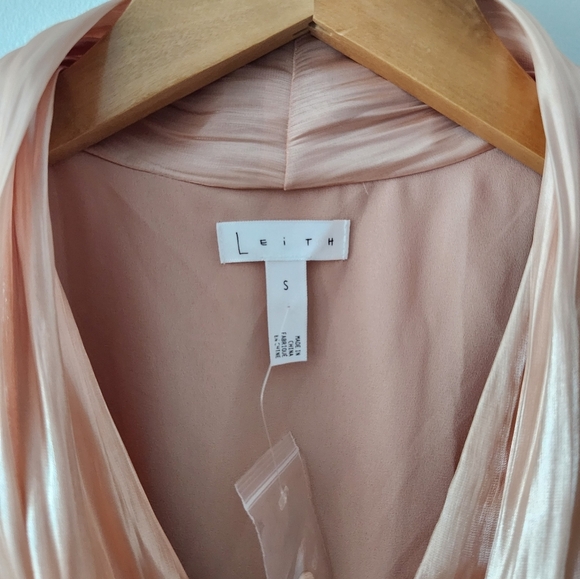 Leith Metallic Blouse - Picture 5 of 11